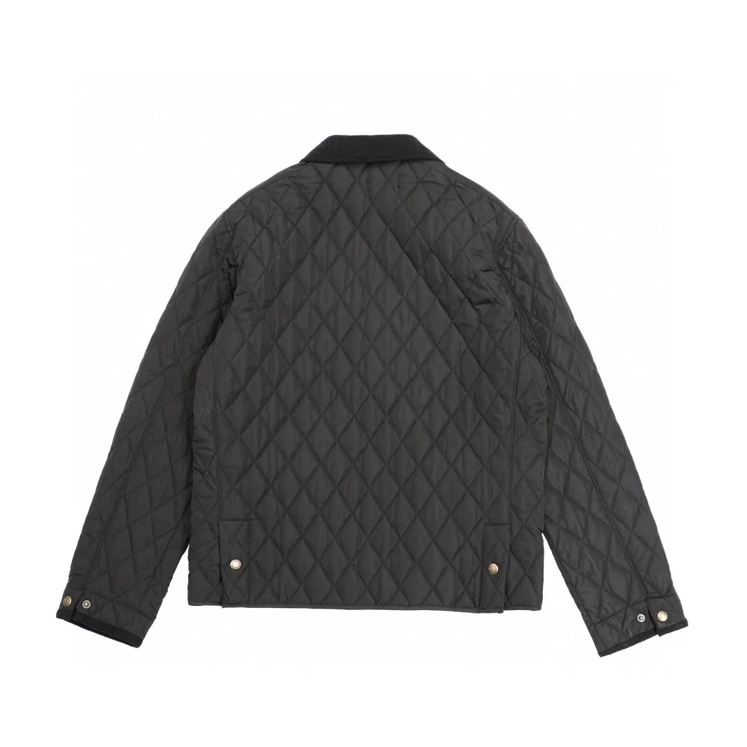 🅿️400 Ralph Lauren New Logo Logo Diamond Plaid Old Money Style Jacket Casual Couple Style Small Cotton Clothes 1️⃣Selected high-quality high-elastic cotton, internal and external integrated quilting technology with moderate thickness, encrypted high-quality quilting threads to integrate the fabrics into one! 2️⃣The workmanship details are perfectly controlled, the sleeves and shoulders are exquisitely embroidered with patches and small labels, the corduroy color-blocked lapels, and the multi-pocket design show off the details and highlight your personality! The version is simple but not simple! 3️⃣It is very youthful and energetic, and can be easily worn by both men and women. It is very in line with the fashion aesthetic concepts of today's young people! 4️⃣A full set of customized accessories, complete with three standards, same style for men and women, a must-have for couples! Color: black, navy blue Size: S, M, L, XL